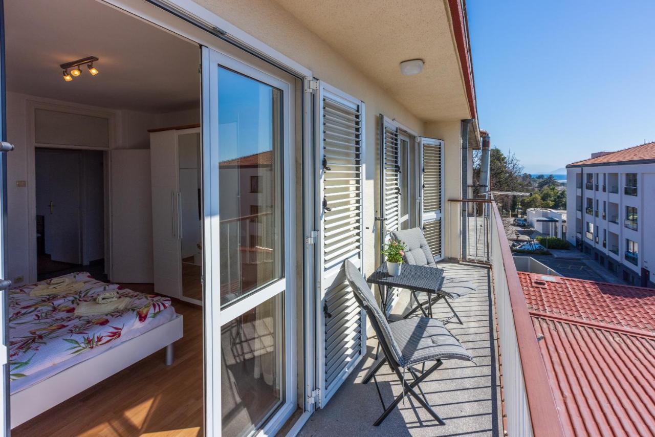 Apartment Mira "Pet Friendly" Crikvenica Exterior foto